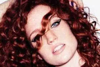 Jess Glynne