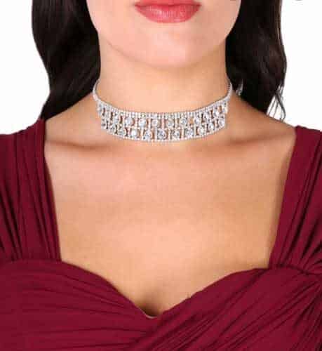 Scalloped choker