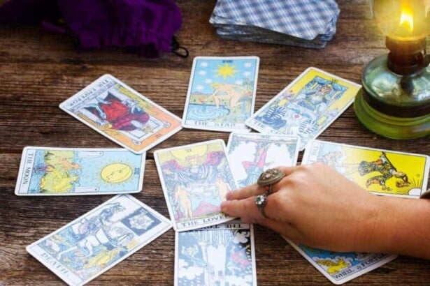 fortunetelling with tarot cards