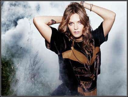 image002 tove lo