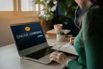 learning online concept young woman using computer laptop learn e learning course from internet home 1