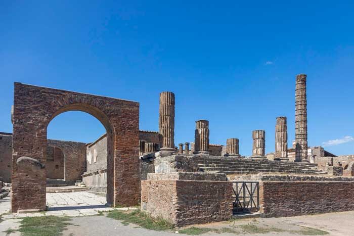 ruins ancient city pompeii