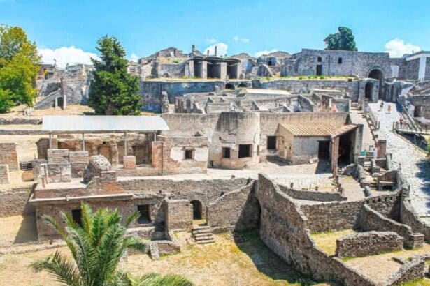 ruins ancient italian city pompeii