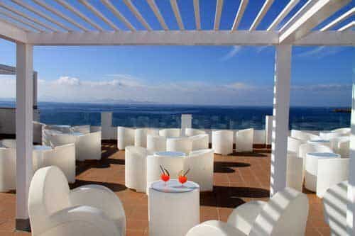 _var-www-media-sandos-uploads-profesionales-imagenes-res-sandos_papagayo_terraza_chill_out_2-300