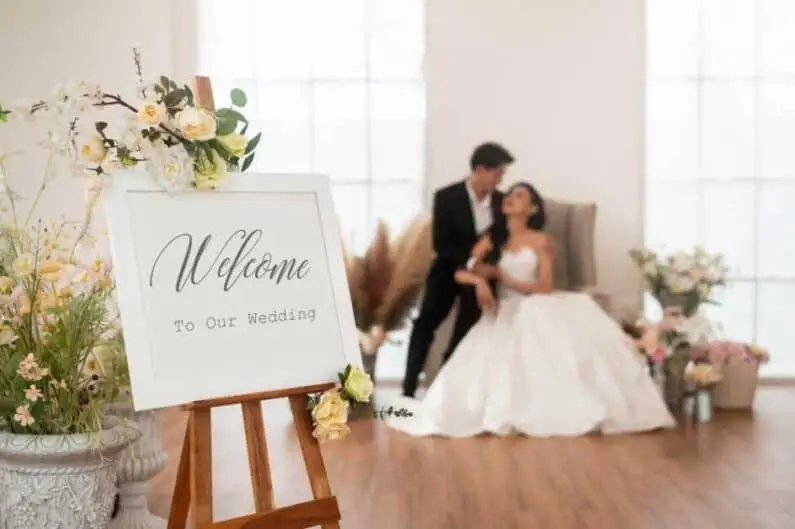 Welcome to wedding sign scaled